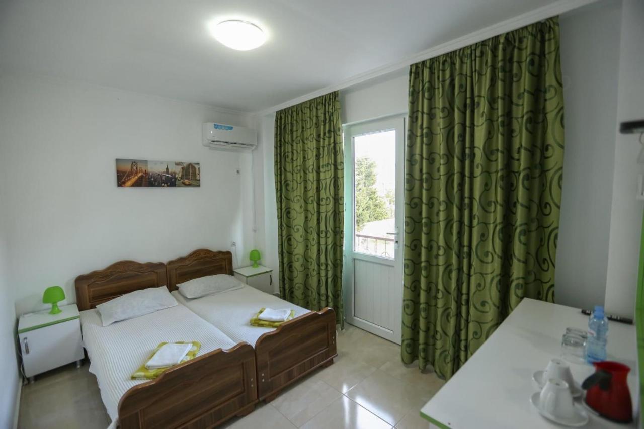 Hôtel Theodora à Ureki Extérieur photo