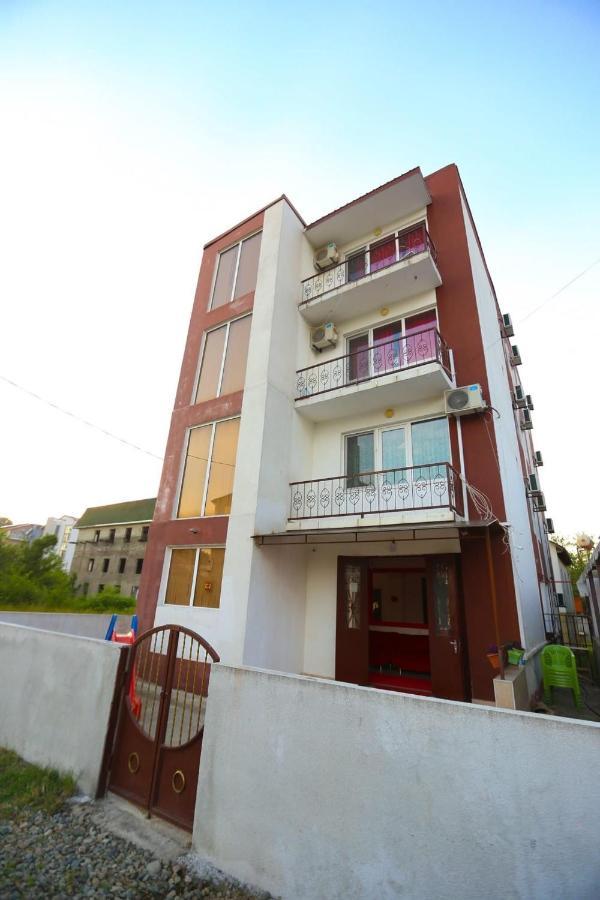 Hôtel Theodora à Ureki Extérieur photo