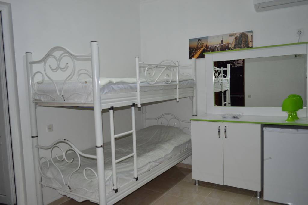 Hôtel Theodora à Ureki Extérieur photo